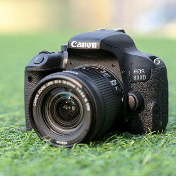 Đánh giá nhanh Canon EOS 800D - Sự lựa chọn sáng giá cho người mới chụp
