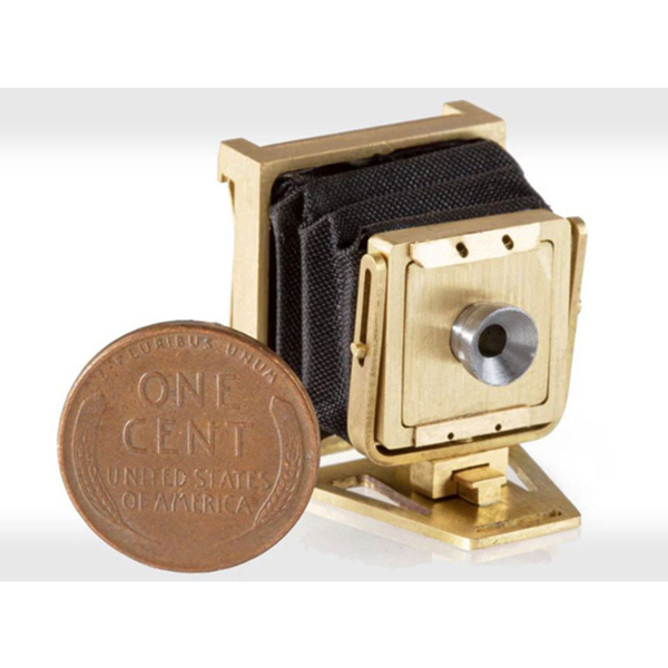 Đây là chiếc máy ảnh gấp hoạt động được nhỏ nhất Thế giới, không lớn hơn một đồng xu mấy