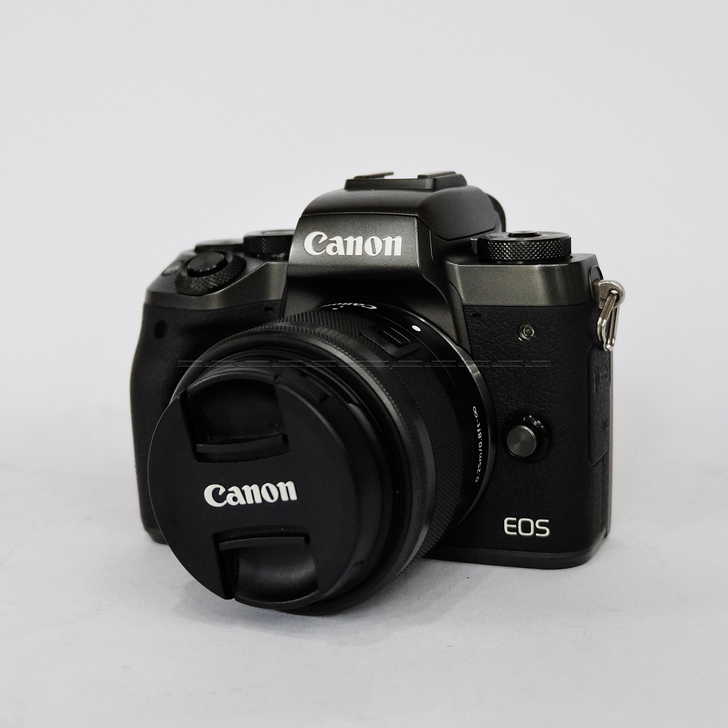 Canon EOS M5 Kit EF-M 15-45mm F/3.5-5.6 IS STM (used)