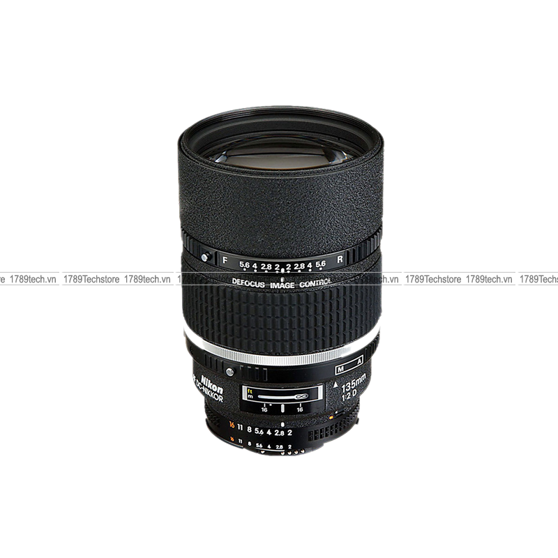 Nikon AF 135mm F/2D DC